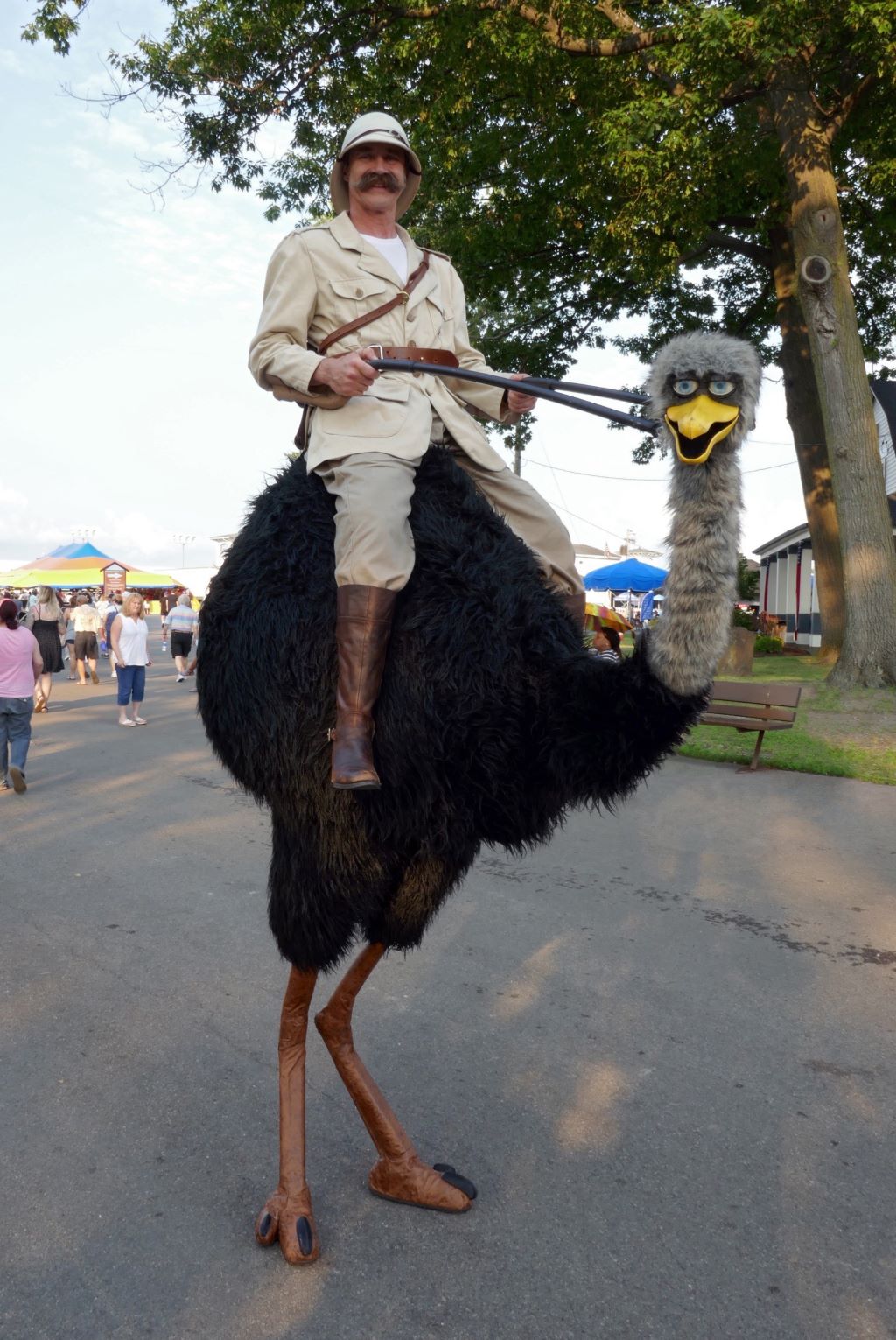 safari sam and oscar the ostrich